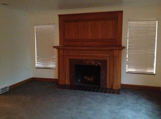 19901 Roslyn Rd, Detroit, MI 48221