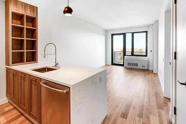 Rented by Artur Gutman, LREB | media 41