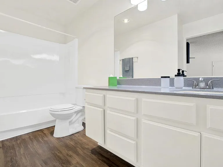 Monterra Ridge Apartments — Photo 17