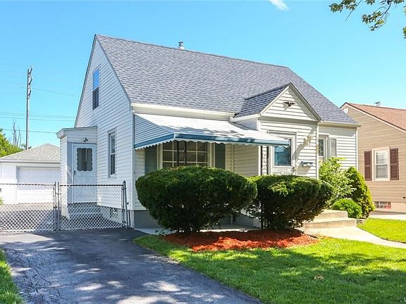 2nd image of 350 Taunton Pl