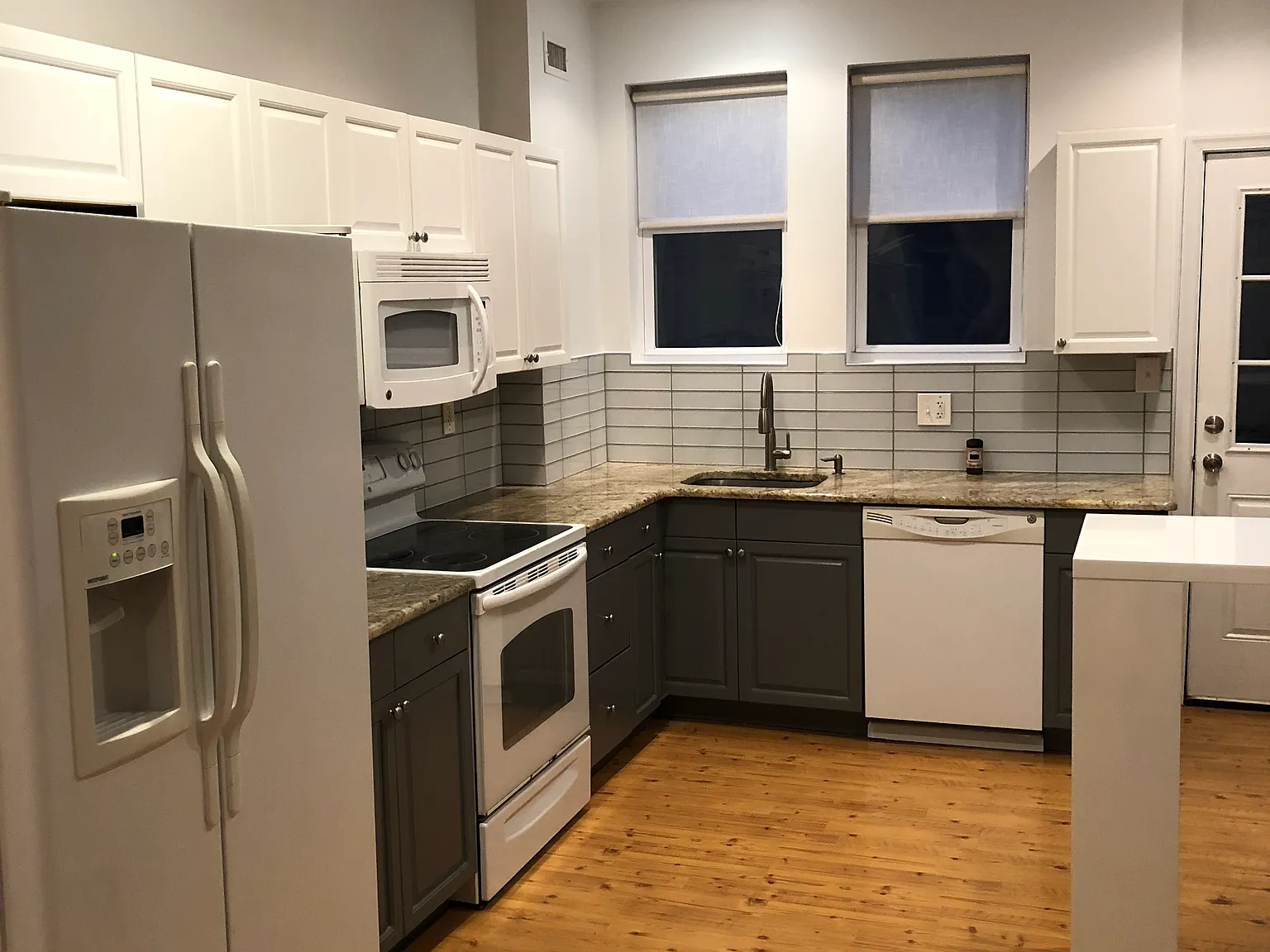 3 bed, 1.5 bath, 1200 sqft, $2,100 — Photo 1