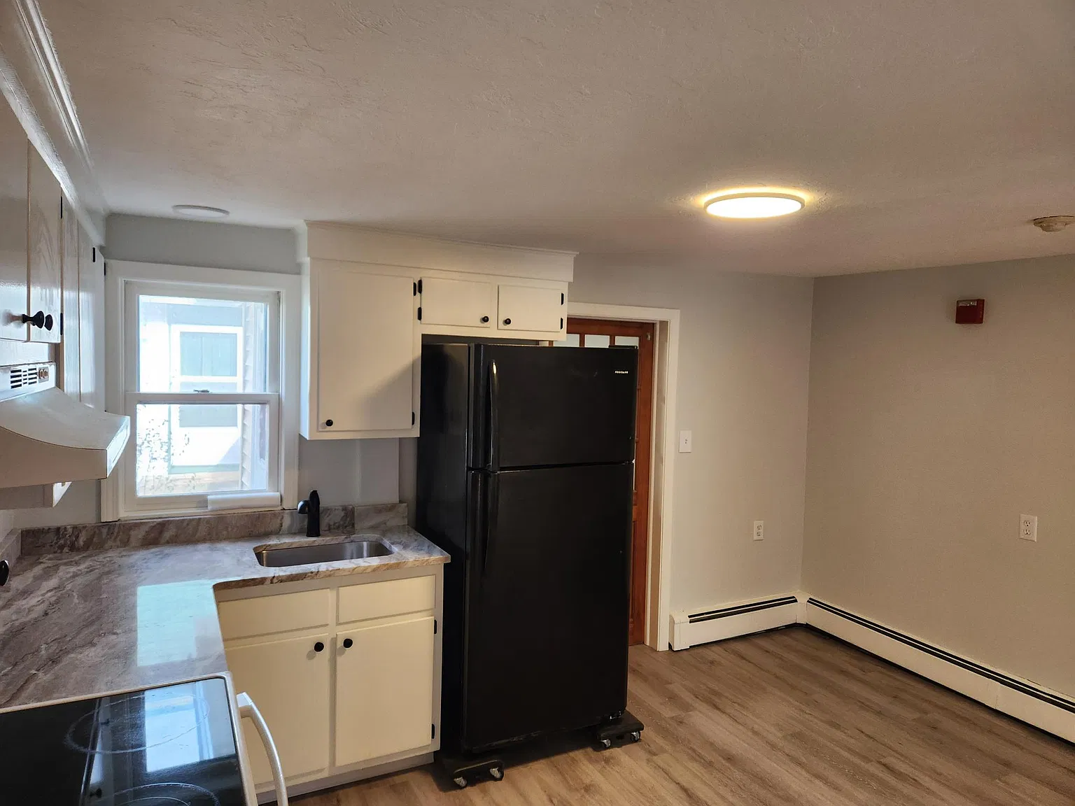 2 bed, 800 sqft, $1,800 — Photo 2