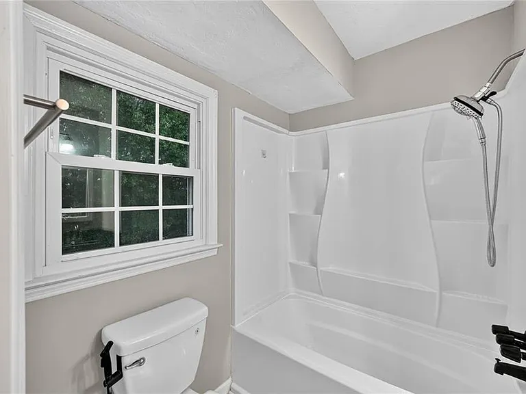 226 High Creek Dr — Photo 12