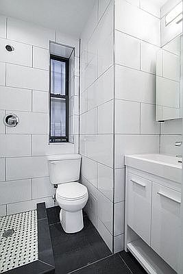 4th image of 138 Ludlow St #19A