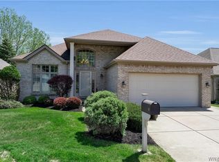 5527 Hemdale Dr, Williamsville, NY 14221