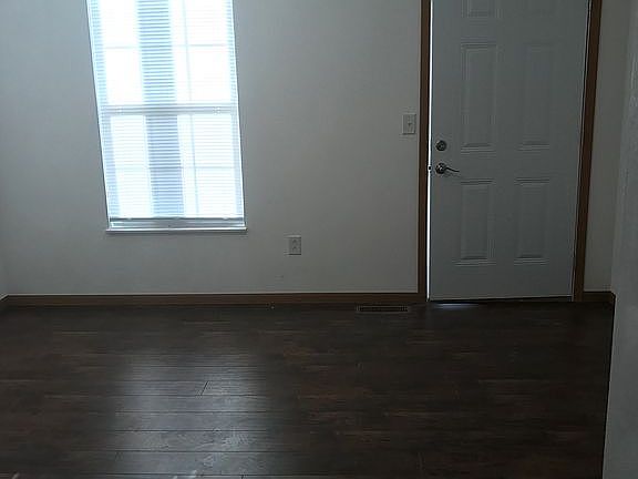2nd image of 5 Sunset Dr APT D
