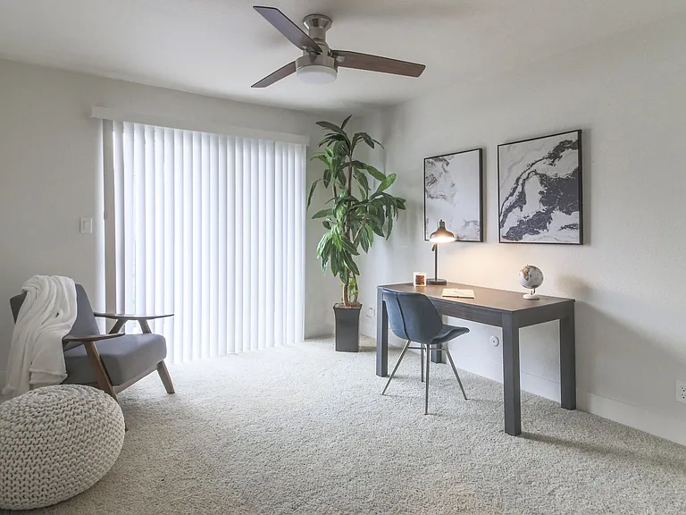 Aero Apartments — Photo 7
