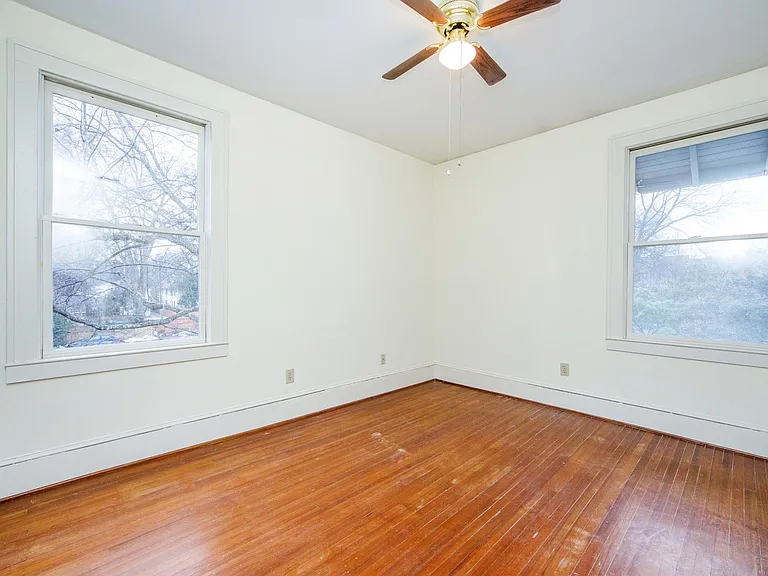 407 W 9th St #B — Photo 10