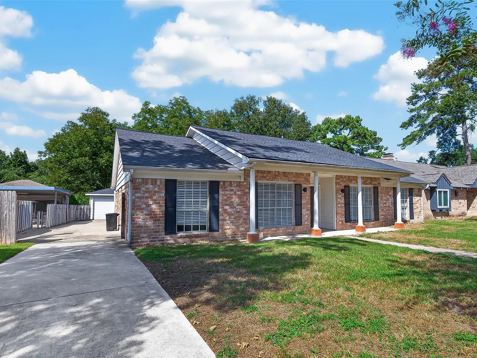 4 bed, 2.0 bath, 2223 sqft, $2,375 — Photo 2