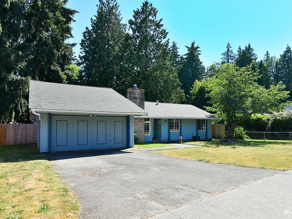 1st image of 600 NE Conifer Dr