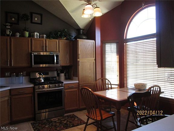 4th image of 4492 Stone Creek Dr