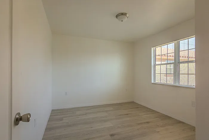 2413 Tremont Ave #B3 — Photo 24