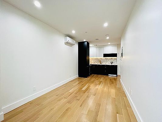 4th image of 315 Winthrop St #3B