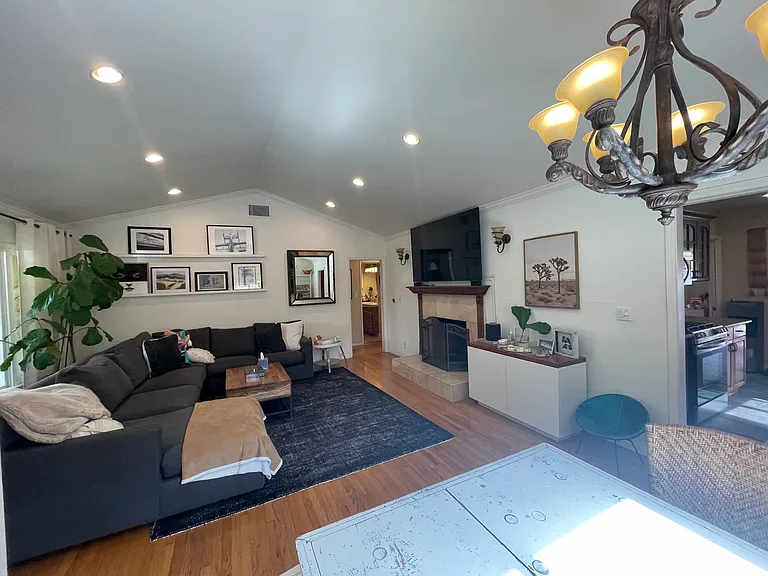 21915 Ybarra Rd — Photo 11