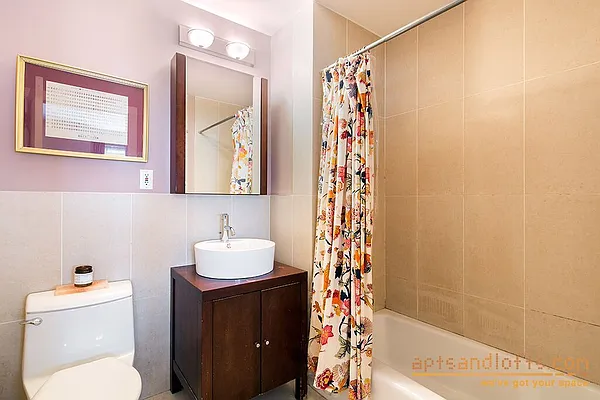 Sold by aptsandlofts.com | media 26