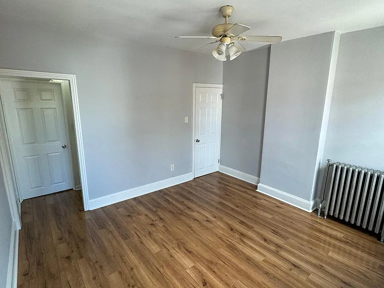 430 E Auburn St — Photo 8