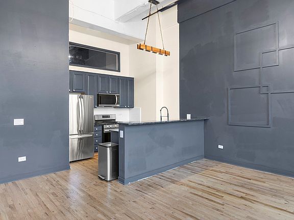 4th image of 1224 W Van Buren St APT 222