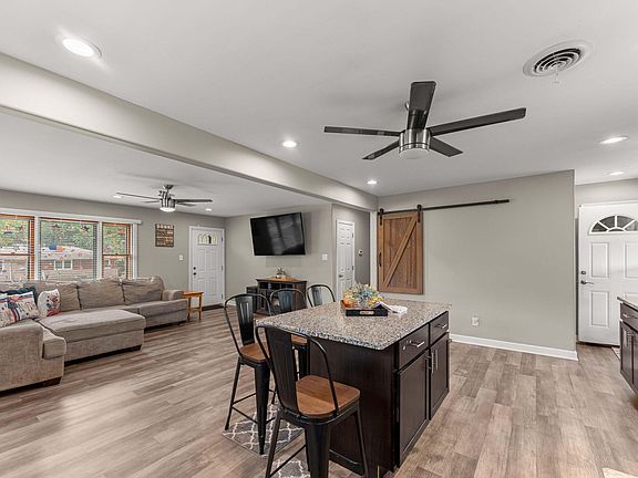 4th image of 8538 Monfort Dr