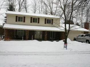 309 Nakoma Dr, Midland, MI 48640