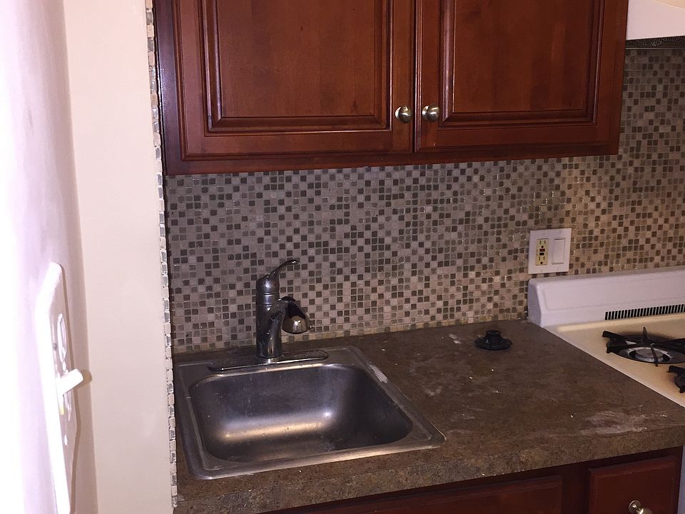 2nd image of 4537 Spruce St APT A4