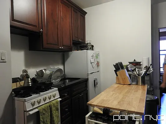 Rented by Point NYC | media 47