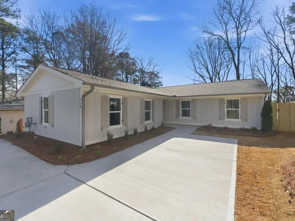 719 Helen St NW, Marietta, GA 30064