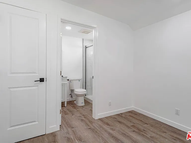 253 S Catalina Ave — Photo 20