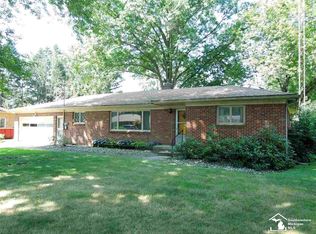 9119 Clover Dr, Temperance, MI 48182