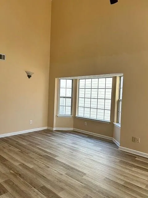 3 bed, 2.0 bath, 1859 sqft, $1,995 — Photo 4