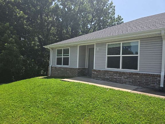 2nd image of 637 Hidden Springs Dr Unit 1