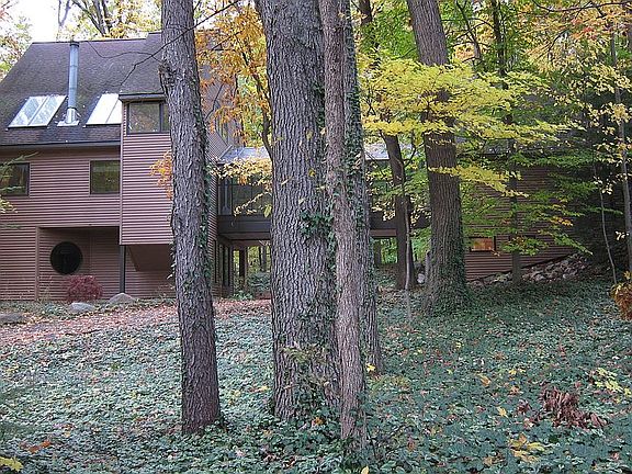4th image of 6520 Wyndham Dr