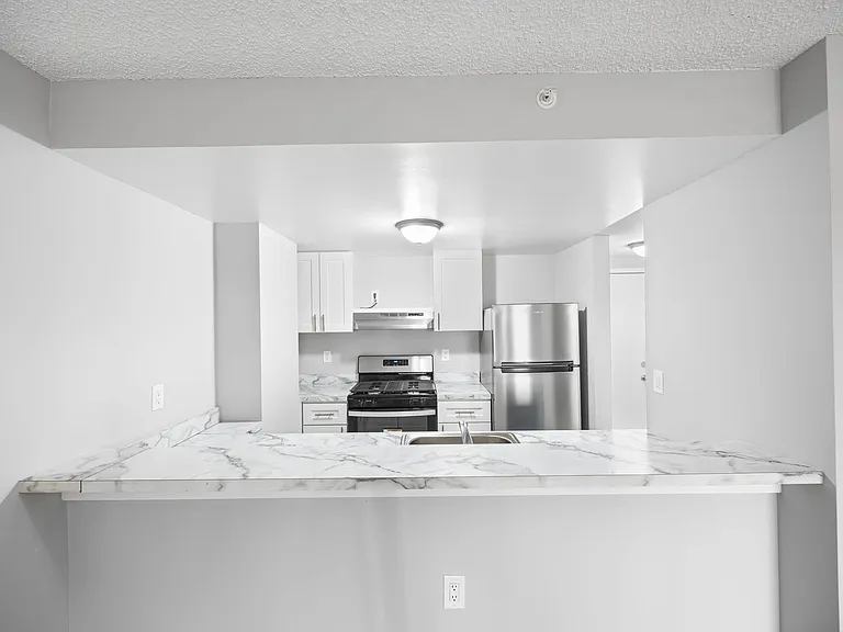 Atlantic Apartments — Photo 11