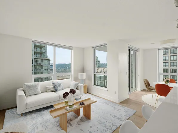 3007 Glen Dr #2306, Coquitlam, BC V3B 0L8