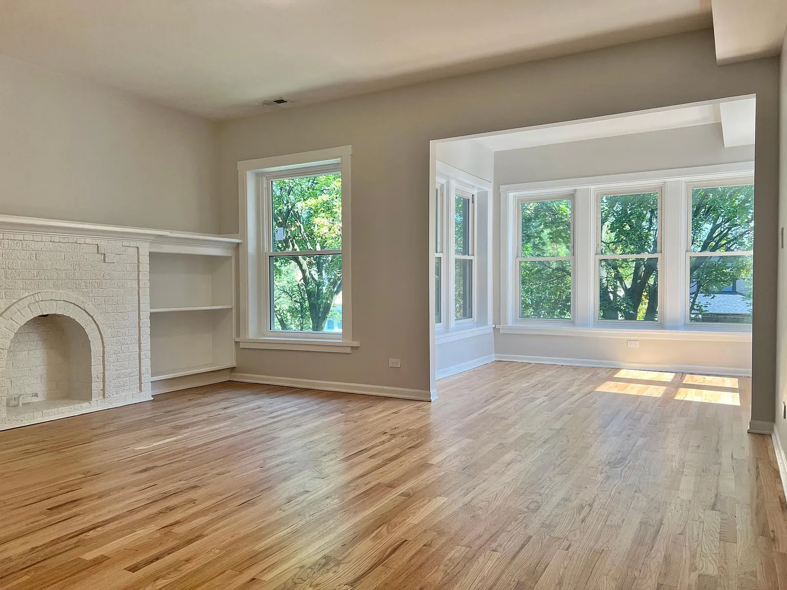 4830 N Saint Louis Ave — Photo 1