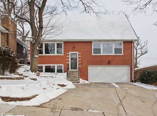9437 S 84th Ave, Hickory Hills, IL