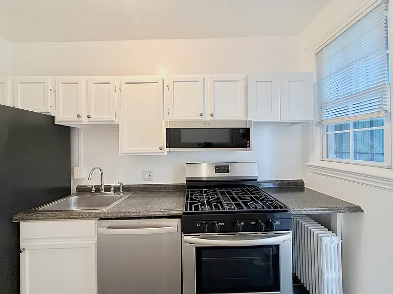 4034 Calvert St NW #5 — Photo 15