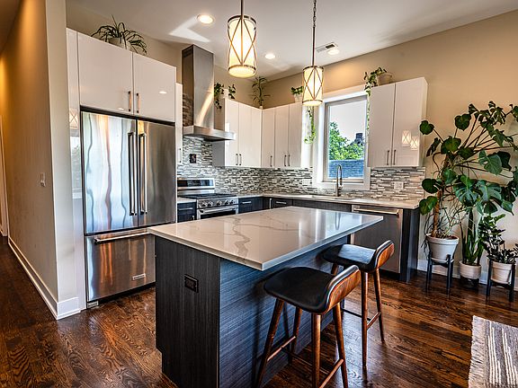 3rd image of 3514 W Wabansia Ave Unit 3