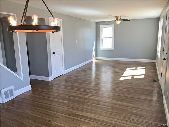 5th image of 75 Foisset Ave