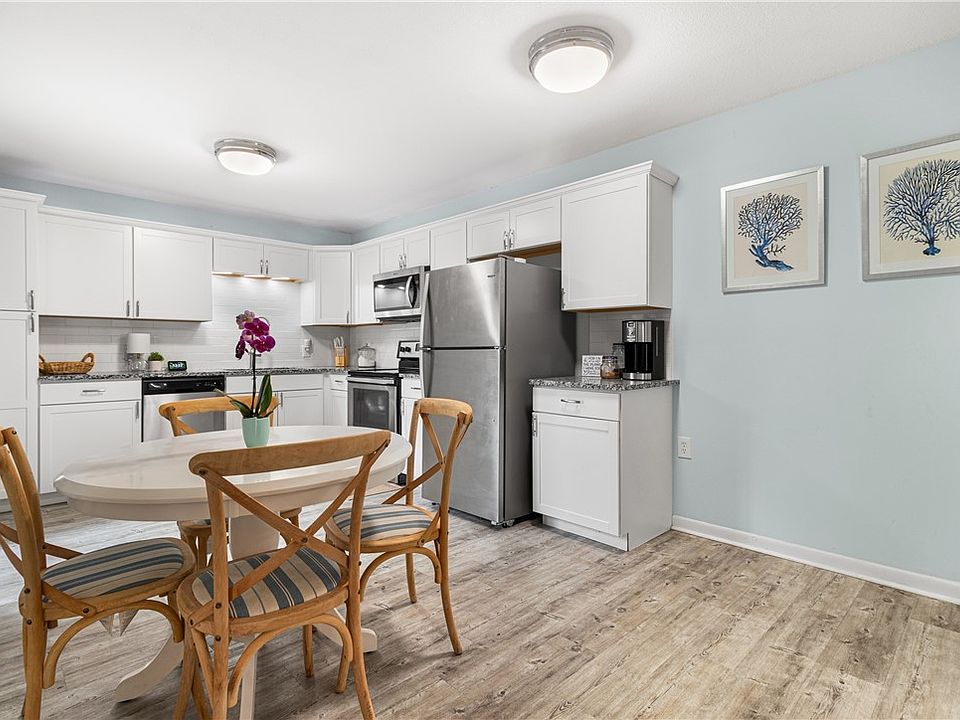 1st image of 335 S Waverly Pl APT 7C