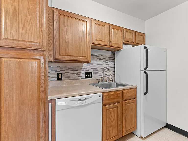 1612 Cottonwood Dr #10 — Photo 7