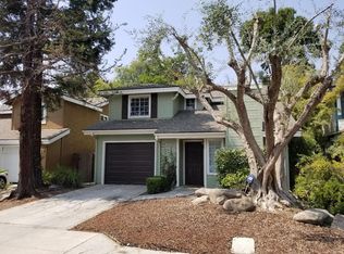 9949 N Canyon Creek Ln, Fresno, CA 93730