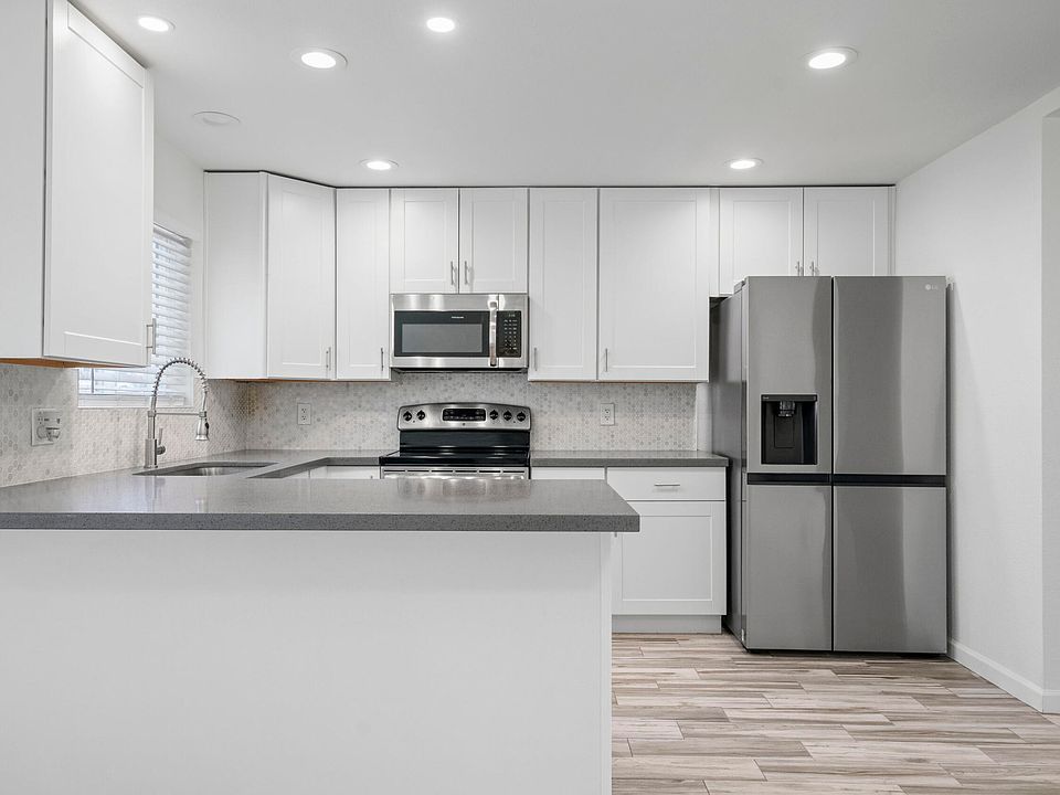 1st image of 9221 N 37TH Avenue