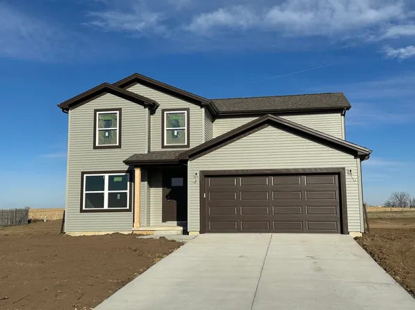 500 Travis Dr, Carlock, IL 61725