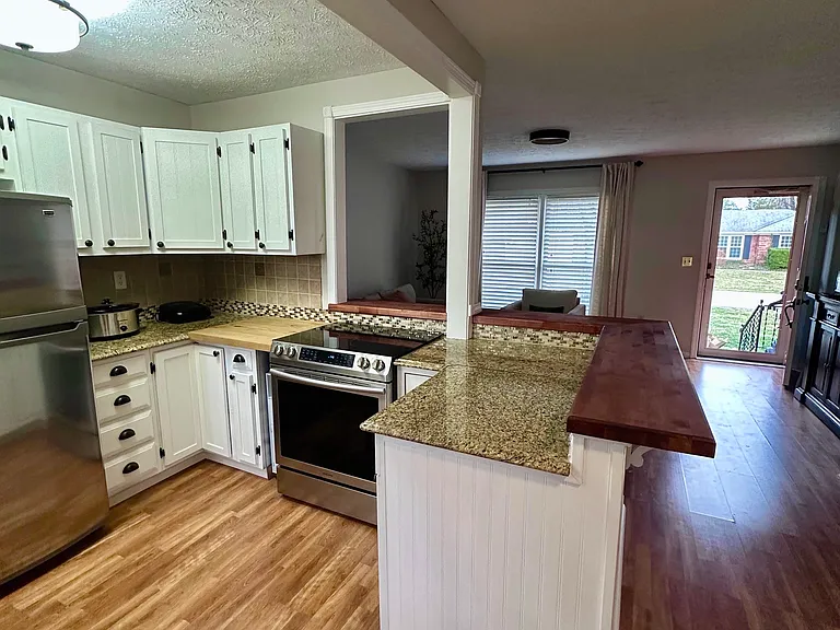1018 Sir Lancelot Ln — Photo 13
