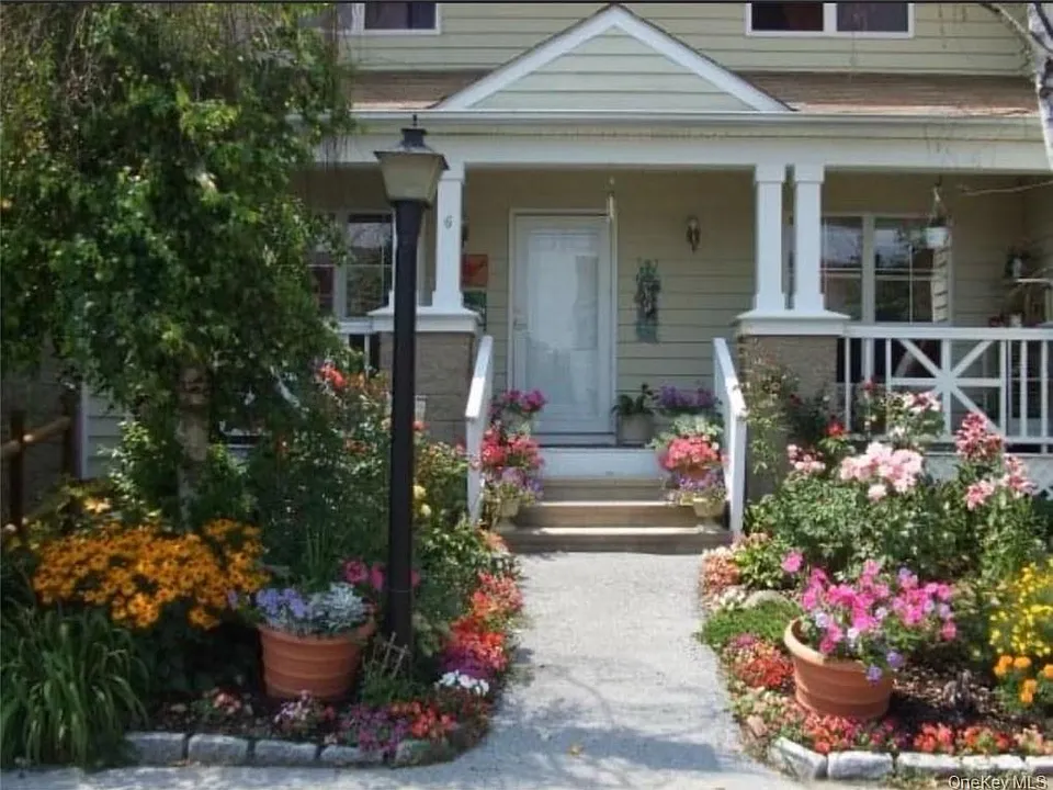 6 Taconic St