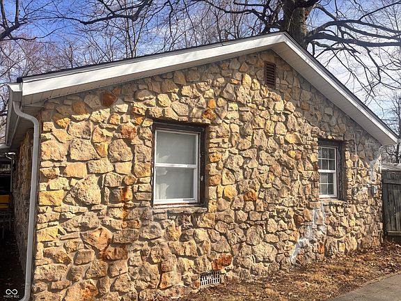 3rd image of 2617 Fowler St