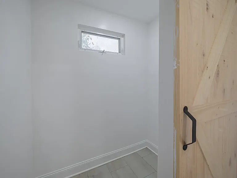 830 Market St — Photo 10