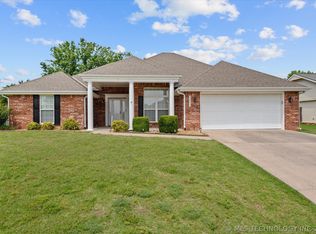 1251 East Dr, Bartlesville, OK 74006
