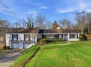 1106 Gilchrest Dr, Pittsburgh, PA 15235