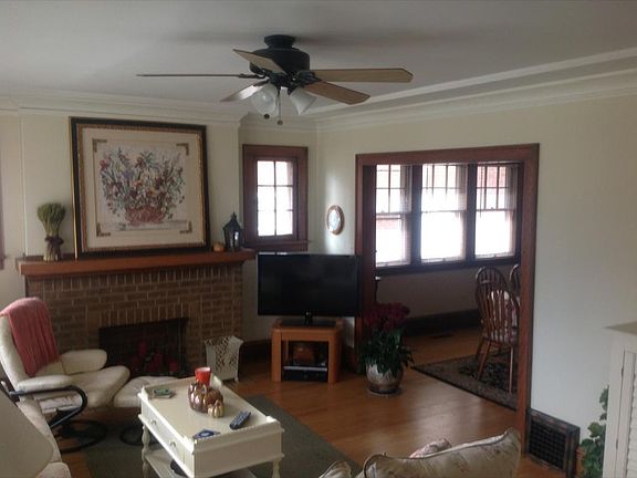 2nd image of 4027 N Stowell Ave